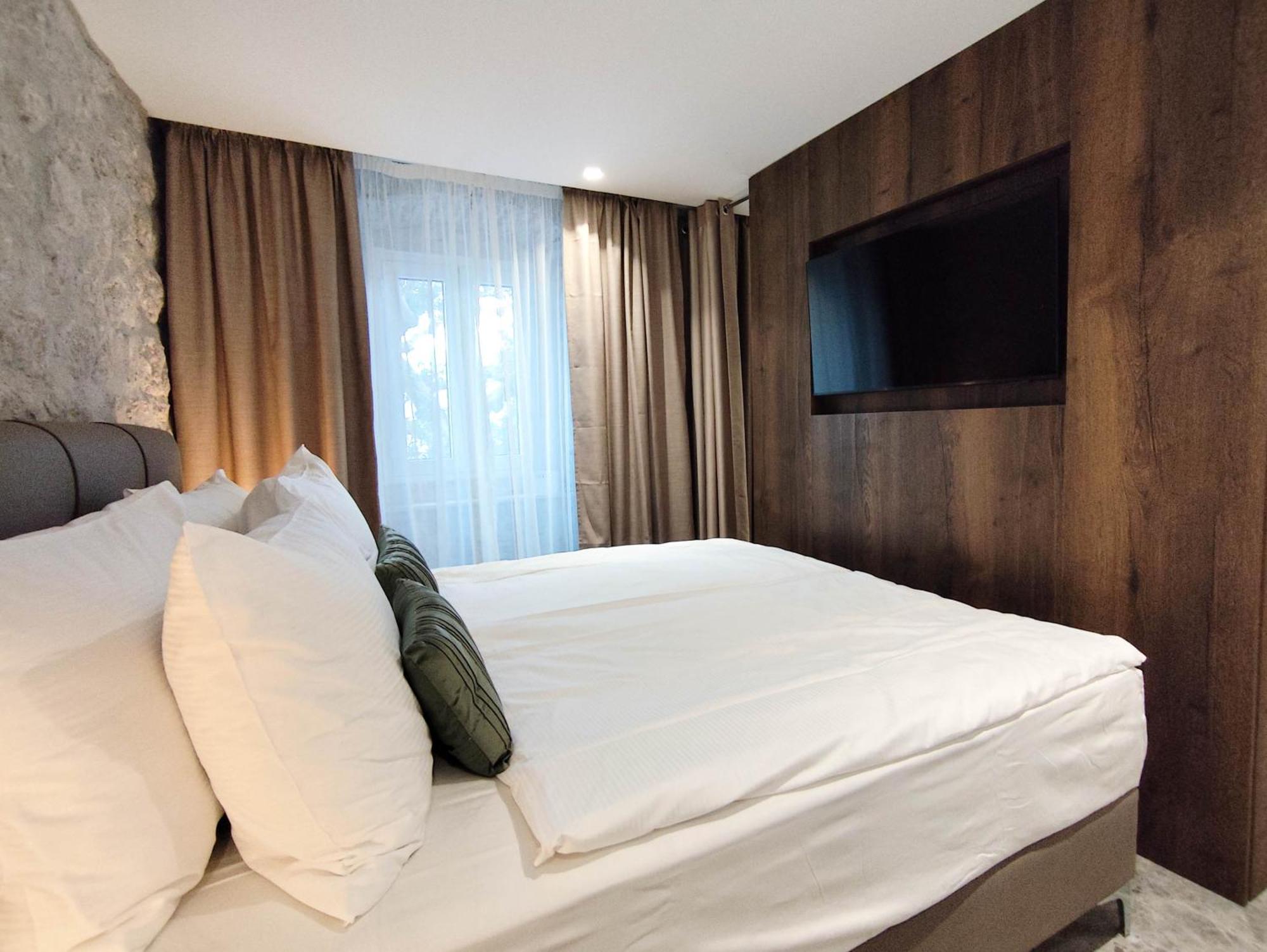 Hotel Carrubba دونيا لاستيفا الغرفة الصورة