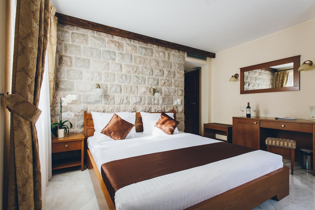 Hotel Carrubba دونيا لاستيفا المظهر الخارجي الصورة